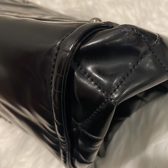 [SOLD] CHANEL Vinyl Lipstick Accordion Bag - Picture 14 of 17